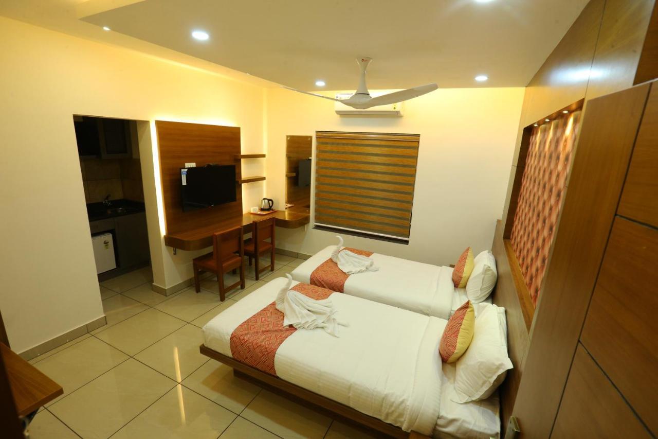 Ahlan Luxury Rooms Kochi Exteriör bild