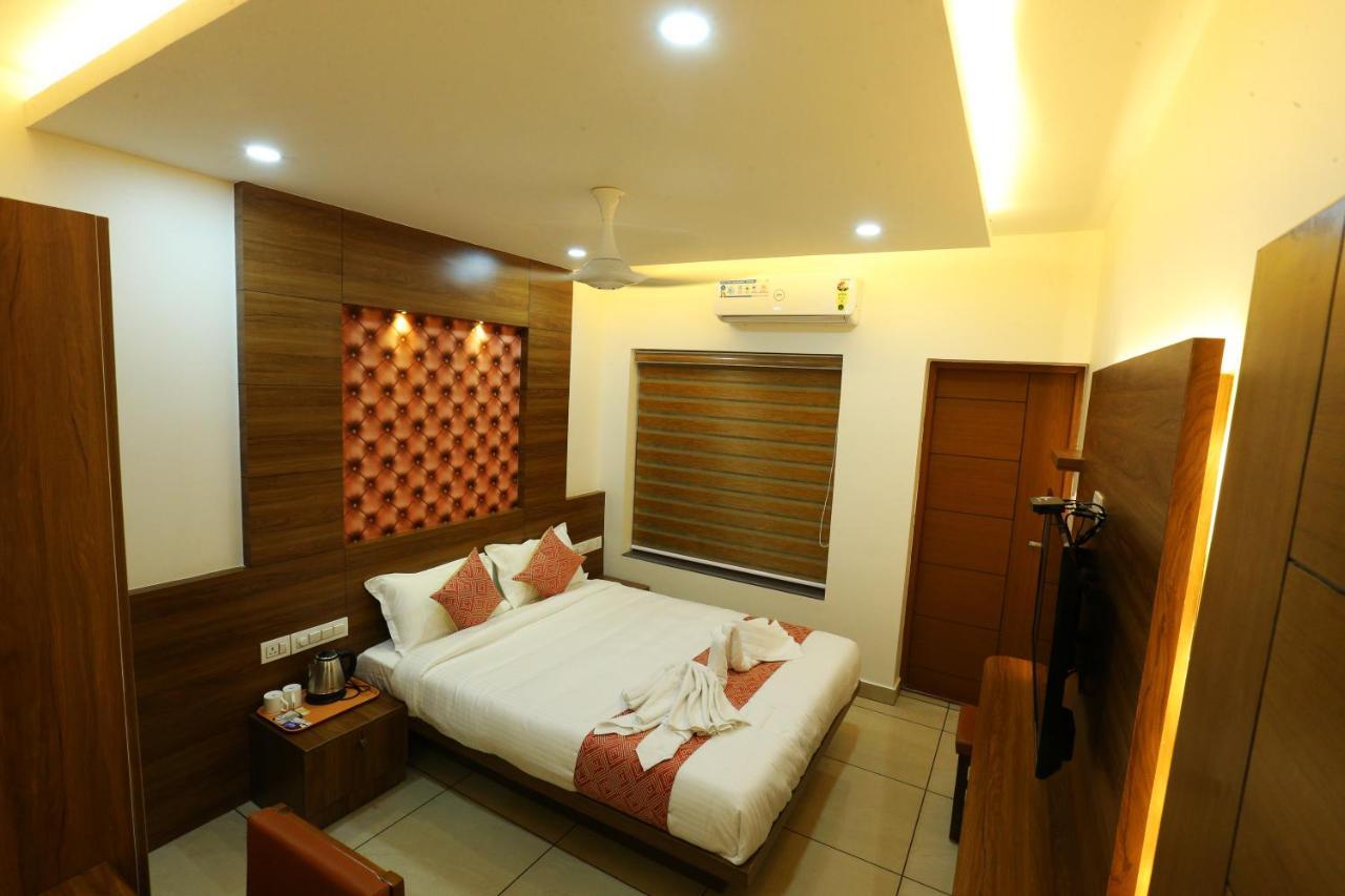 Ahlan Luxury Rooms Kochi Exteriör bild