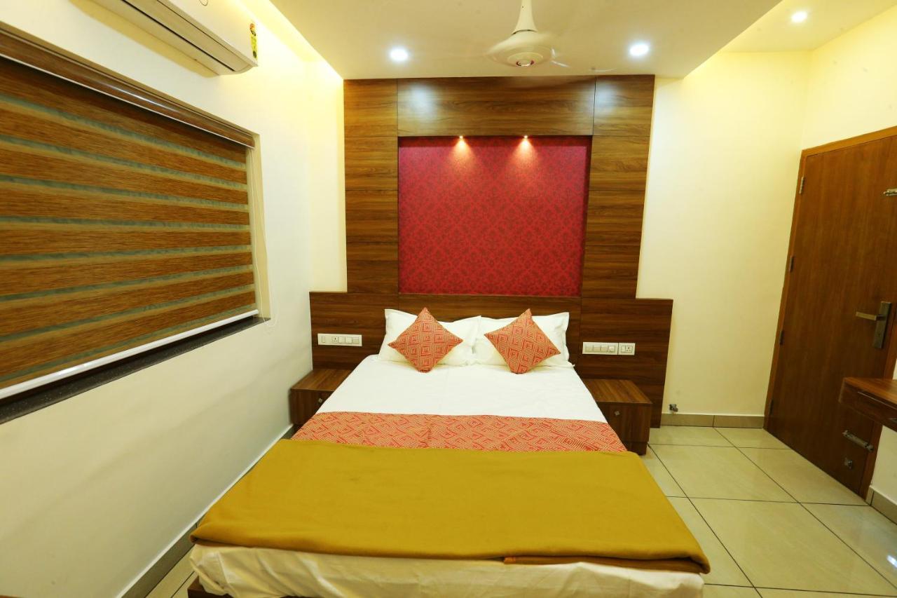 Ahlan Luxury Rooms Kochi Exteriör bild