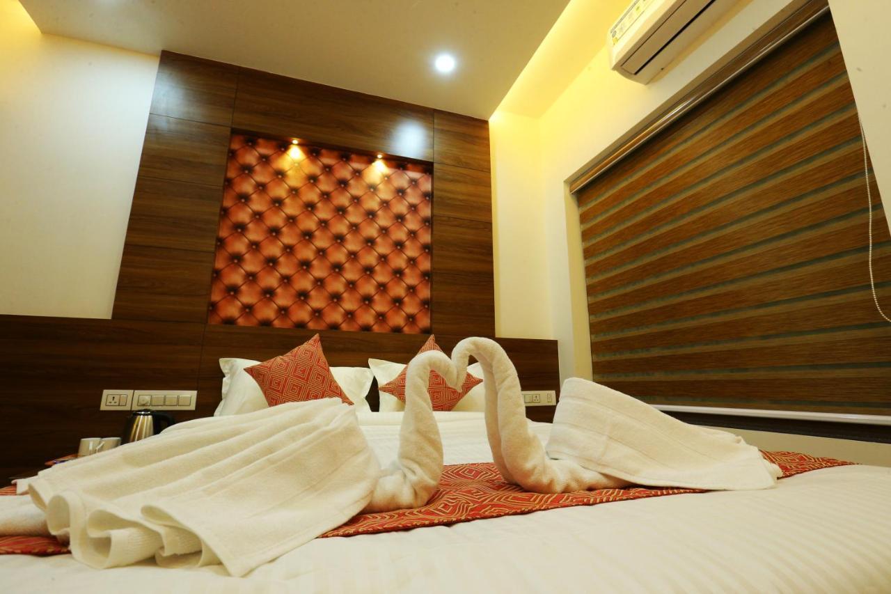 Ahlan Luxury Rooms Kochi Exteriör bild