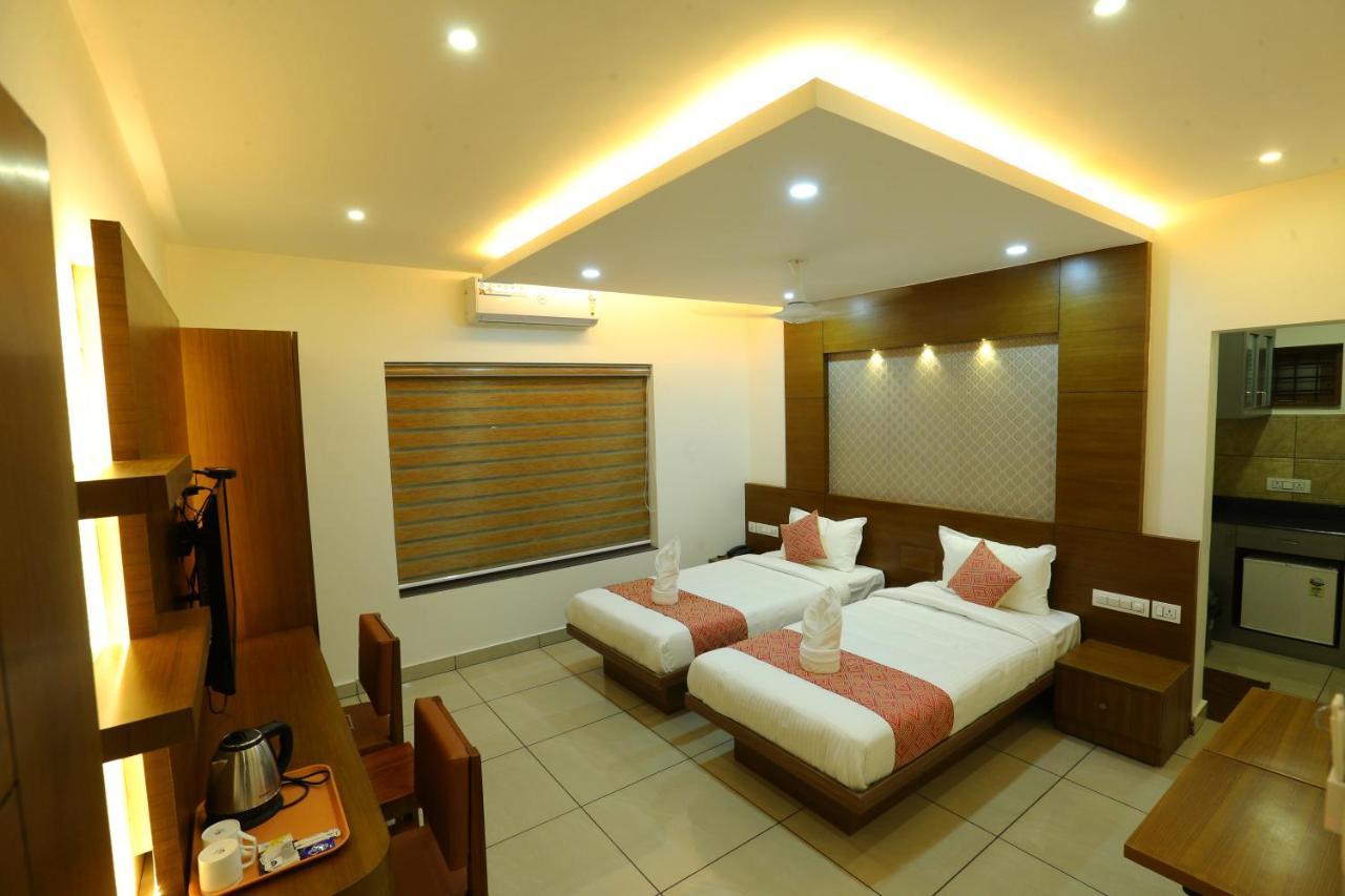 Ahlan Luxury Rooms Kochi Exteriör bild