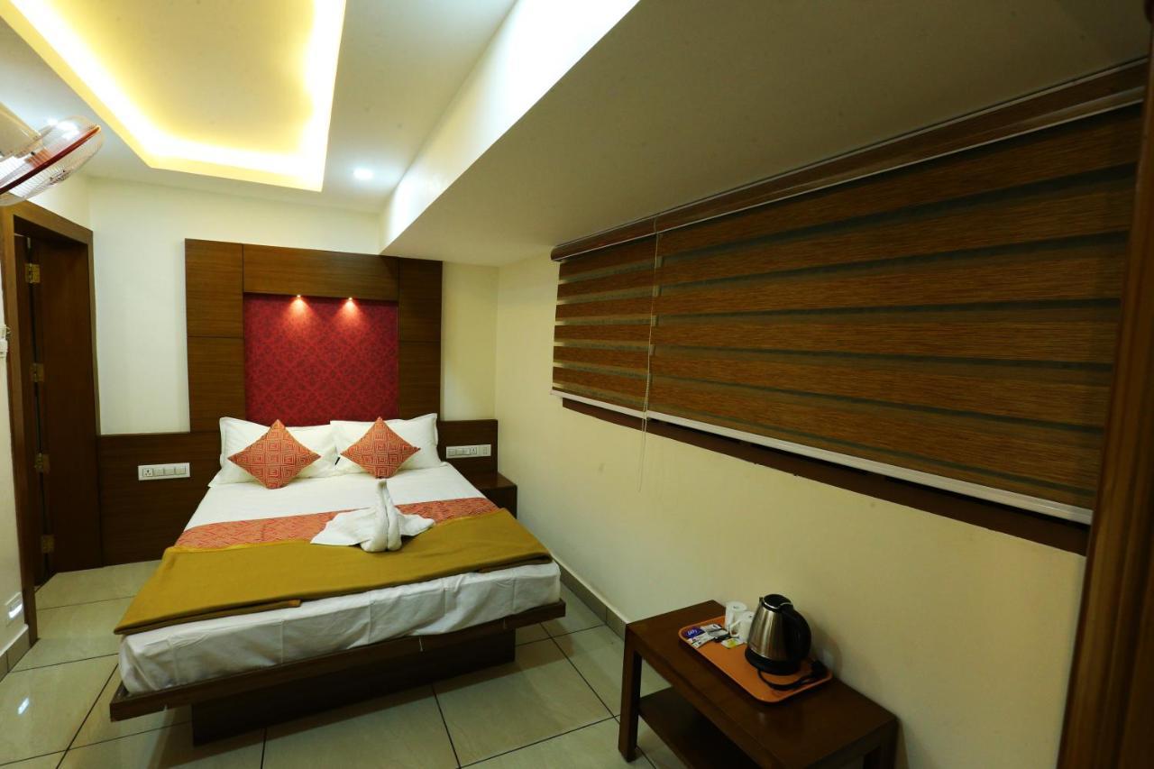 Ahlan Luxury Rooms Kochi Exteriör bild