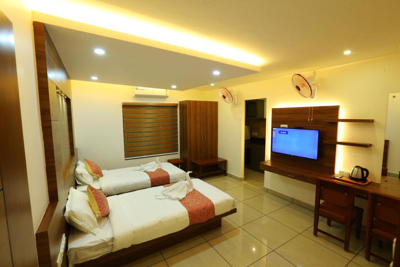 Ahlan Luxury Rooms Kochi Exteriör bild